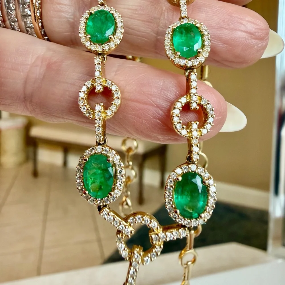 Effy 14 karat gold 8 carats  emerald and diamond  Necklace - Picture 9 of 15
